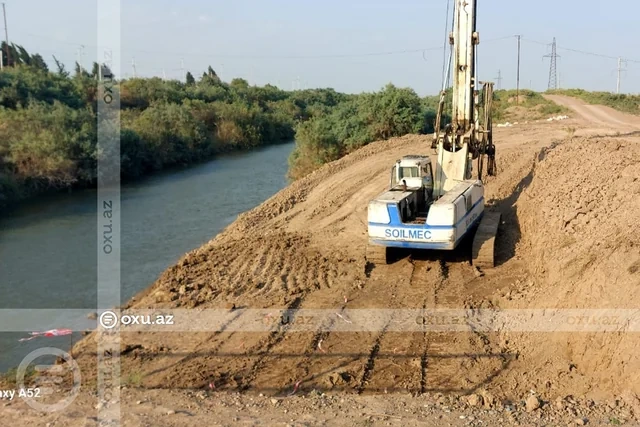 Sabirabadda uçan körpü bərpa olunur - FOTO