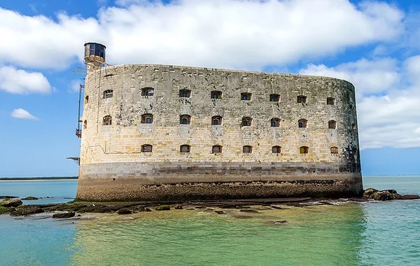 Məşhur "Fort Boyard" qalası lotereya hesabına bərpa olunacaq