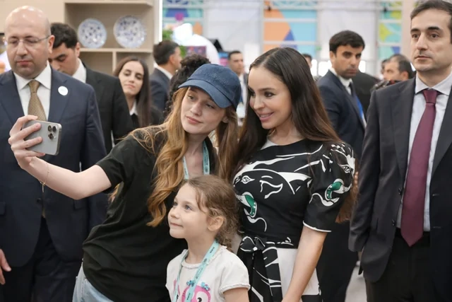 Leyla və Arzu Əliyevalar "Urban Expo" sərgisi ilə tanış olublar - FOTO