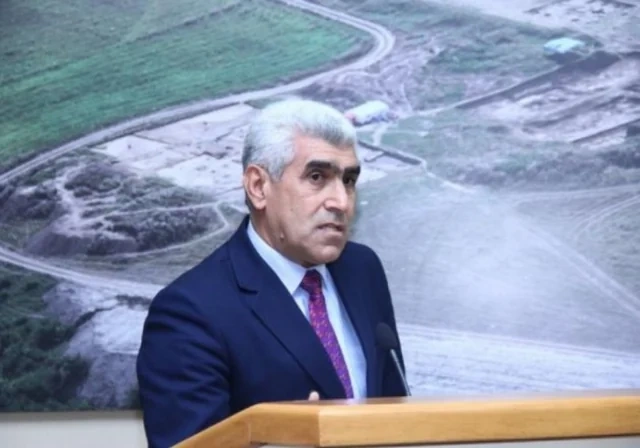 Çökən asfalt, yarılan yollar: Paytaxtdakı təhlükənin səbəbləri bəlli oldu - FOTO