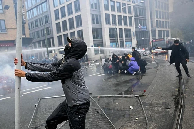 Avropa küçələrə axışır: Fransa, İtaliya, Albaniya və Belçikadakı etirazların səbəbləri - Foto
