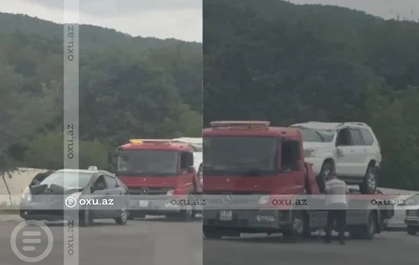 Bakı-İsmayıllı yolunda iki minik avtomobili toqquşub - VİDEO