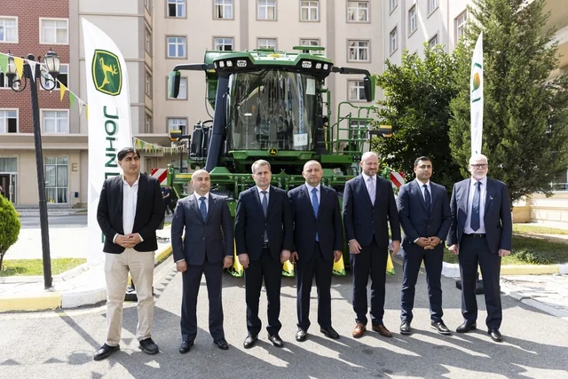"John Deere"in yeni nəsil pambıqyığan kombaynları təqdim olunub