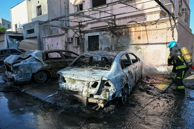 İran PUA-sı Manamada vuruldu: Xəsarət alan var - FOTO