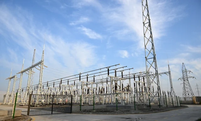 İlham Əliyev "Qobustan" Günəş Elektrik Stansiyasının açılışında iştirak edib - FOTO
