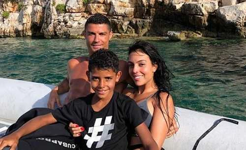 Ronaldo toyuna Messi və xanımını da dəvət etdi
