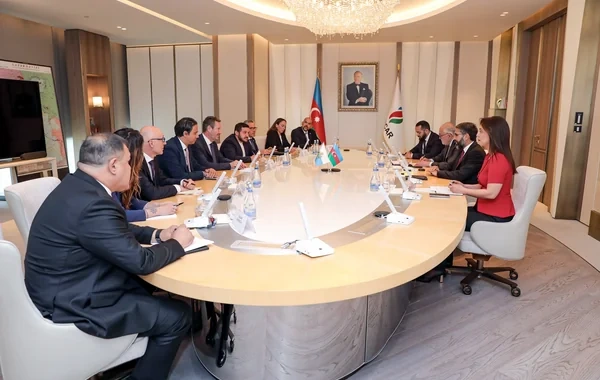 Rövşən Nəcəf San-Marino Respublikasının nümayəndə heyəti ilə görüşüb - FOTO