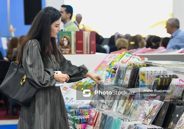 "Həyat ekrandan böyükdür": Bakıda Beynəlxalq Kitab Sərgisi necə keçir? - Foto