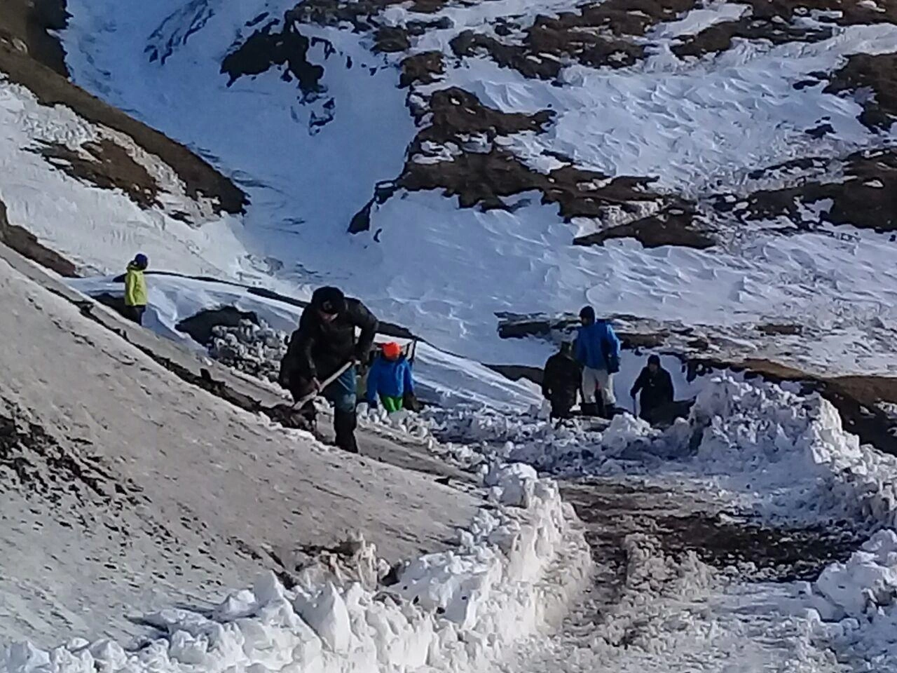 Qubada sıldırımdan yıxılan alpinist təxliyə edildi - Video