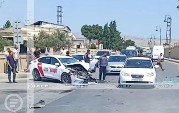 Lökbatanda taksi sərnişin avtobusu ilə TOQQUŞUB - VİDEO
