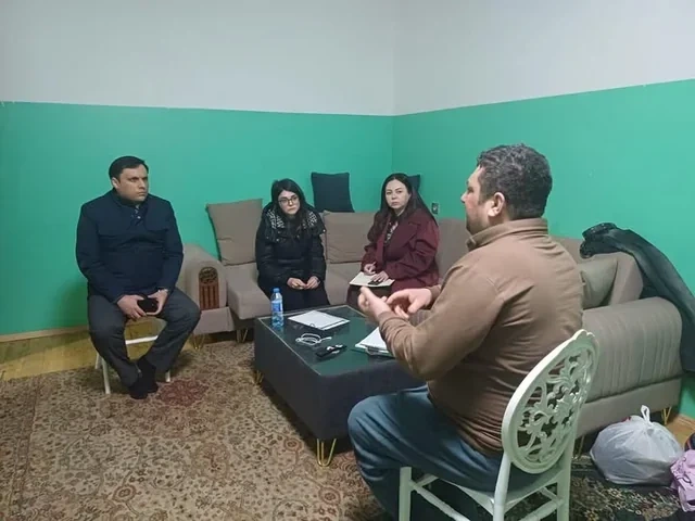 Övladının dəfnində "TikTok"da canlı yayım açan atanın iki uşağı əlindən alındı - FOTO