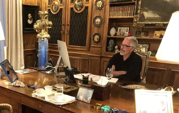 Ceffri Epşteynin kabinetindən götürülmüş rəsm əsəri satışa çıxarıldı - FOTO