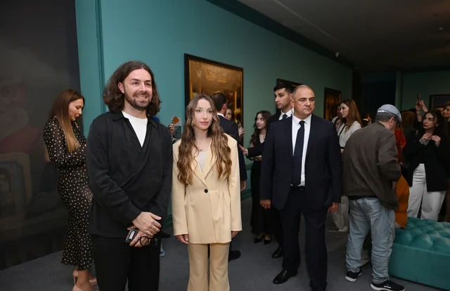 Heydər Əliyev Mərkəzində perulu rəssamın fərdi sərgisinin açılışı olub