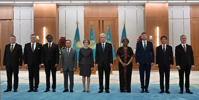 Azərbaycanın yeni səfiri etimadnaməsini Qazaxıstan prezidentinə təqdim edib - FOTO