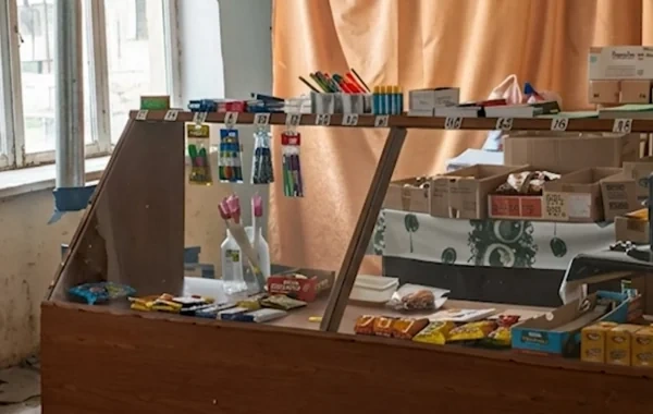 Məktəblidən şok etiraf: "Bufetdəki yeməkdən zəhərlənmişik" - VİDEO