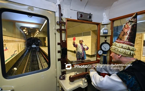 Kosa və Keçəlin metro macəraları - FOTOREPORAJ