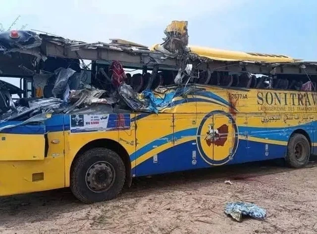 Nigerdə ağır qəza: 17-si hərbçi olmaqla 22 nəfər öldü - FOTO