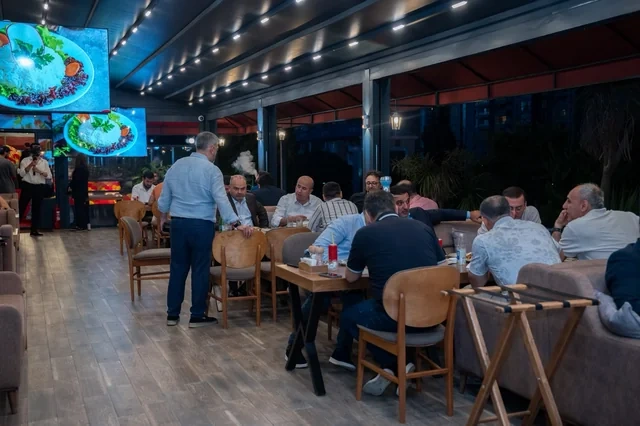 "LaLiga Dining & Lounge" "Musabəyov" parkında şəbəkənin ilk "park-side" məkanını açdı - FOTO