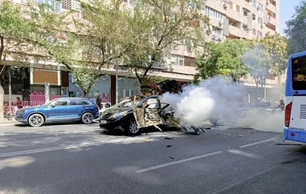 İrəvanda ABŞ səfirliyinin qarşısında avtomobil partlayıb