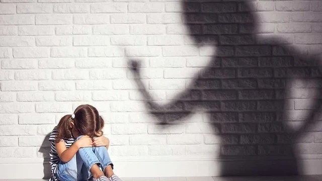200 manatlıq "tərbiyə üsulu?" - Uşağa qışqıran və onu döyən şəxslər qanun qarşısında cavab verəcəklər