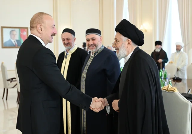 İlham Əliyev Bakıda keçirilən beynəlxalq konfransların iştirakçılarını qəbul edib - FOTO