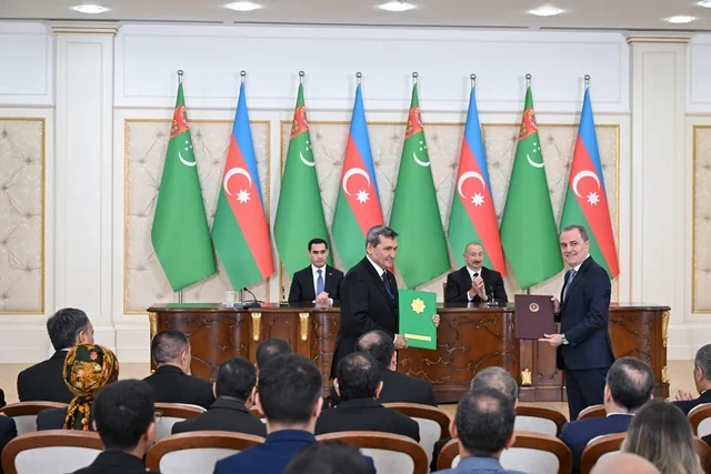 Azərbaycan-Türkmənistan sənədləri mübadilə olunub - FOTO
