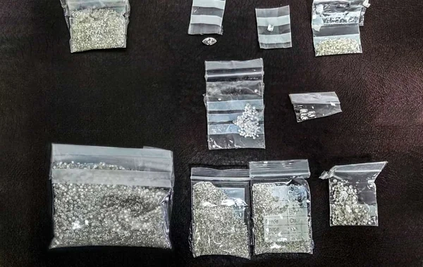 655 karat brilyantı Bakıya gətirmək istədilər