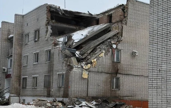 Rusiyada hərbi komendantlıqda partlayış: Ölənlər və dağıntılar altında qalanlar var