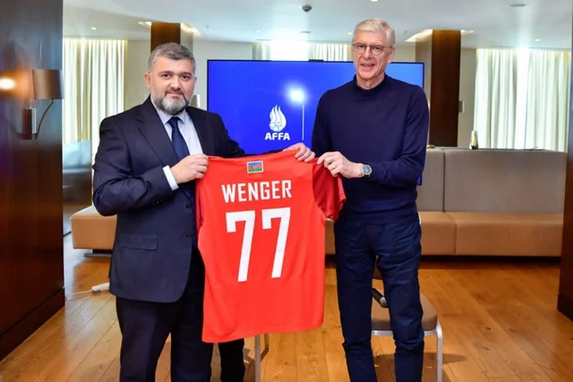 Arsen Vengerdən Bakıda məşqçilər üçün master-klas - Foto