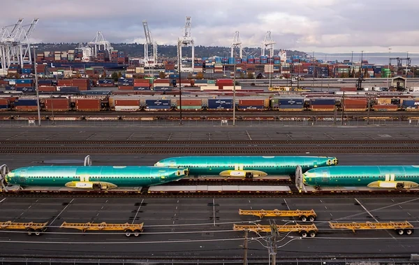 "Boeing" kommersiya təyyarələrinin və "Patriot" raket başlıqlarının istehsalını artırır