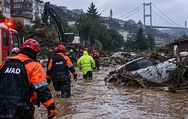 İstanbulda sel fəlakəti: Həlak olanların sayı artdı