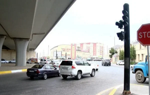 Sürücülər risk altındadırlar: Masazır dairəsi istiqamətində böyük TƏHLÜKƏ - VİDEO