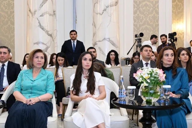 "Qızların təhsilinə dəstək" layihəsinin II Məzun Günü keçirilib - FOTO
