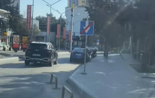 Bakıda "yeni" yol nişanı quraşdırılıb?
