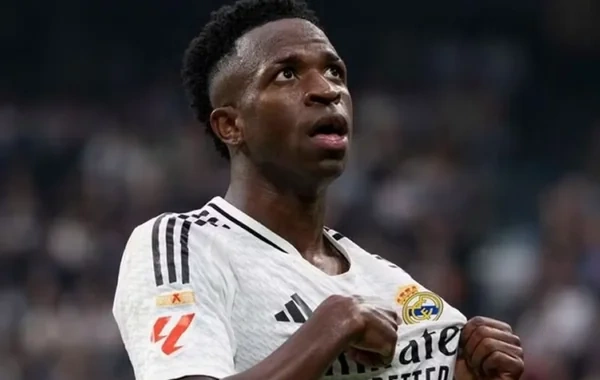 Vinisius "Real Madrid"lə bağlı hər şeyi SİLDİ: Transfer siqnalı?