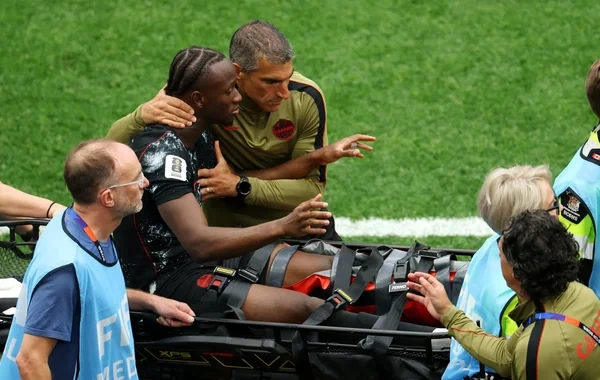 DÇ-2026: Kanada yığmasının futbolçusunun ayağı sındı - FOTO-VİDEO