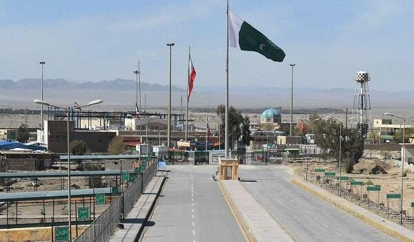 İranın iki hərbçisi Pakistanla sərhəddə öldü