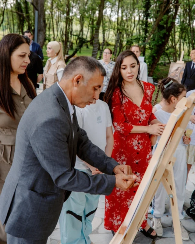Leyla Əliyeva Qəbələdə fərdi sərginin açılışında və ağacəkmə aksiyasında iştirak edib - FOTO