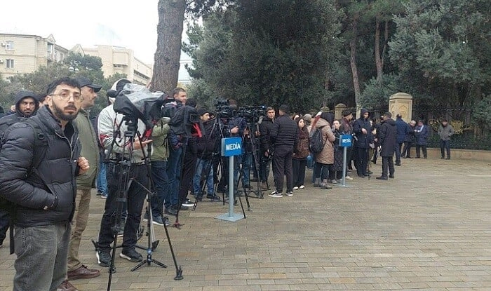 Fəxri Xiyabanda jurnalistlərə “cızıqdan çıxmaq” qadağası? - Foto