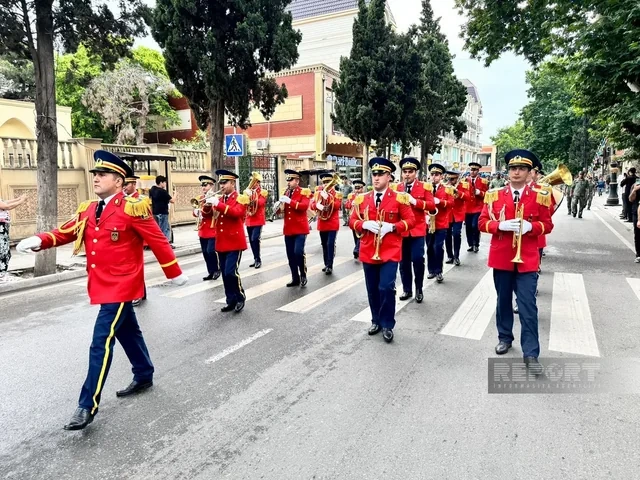 Naxçıvan, Gəncə və Sumqayıtda Azərbaycan Ordusunun 108 illiyi münasibətilə hərbi yürüşlər keçirilir - FOTO