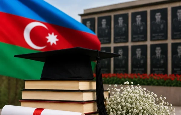 Şəhidin həyat yoldaşı da tələbə olub, qızı da - FOTO