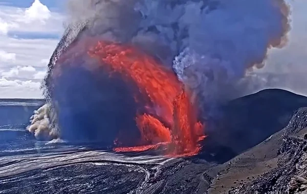 Havay adalarında Kilauea vulkanı püskürür - VİDEO