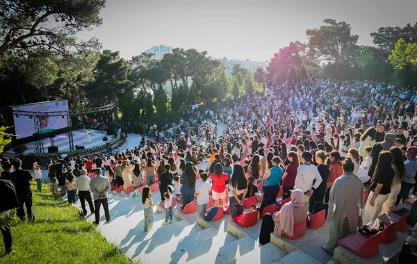 Xətai rayonunda 1 İyun-Uşaqların Beynəlxalq Müdafiəsi Günü ilə əlaqədar konsert proqramı təşkil olunub
