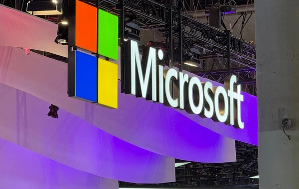 "Microsoft"un rəhbəri Sİ ilə "dil tapa bilməyənləri"  işdən getməyə çağırdı