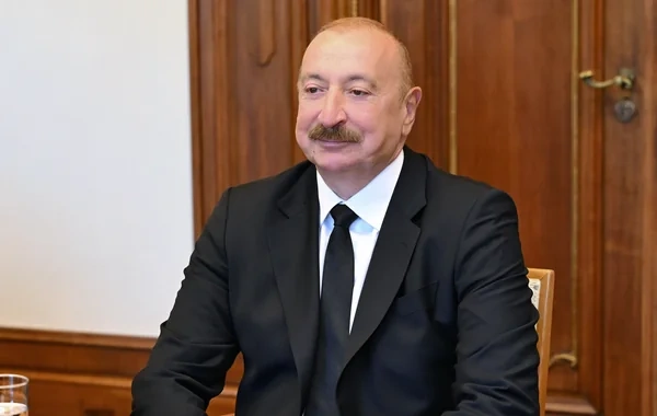 İlham Əliyev və Fridrix Merts mətbuat konfransı keçirirlər