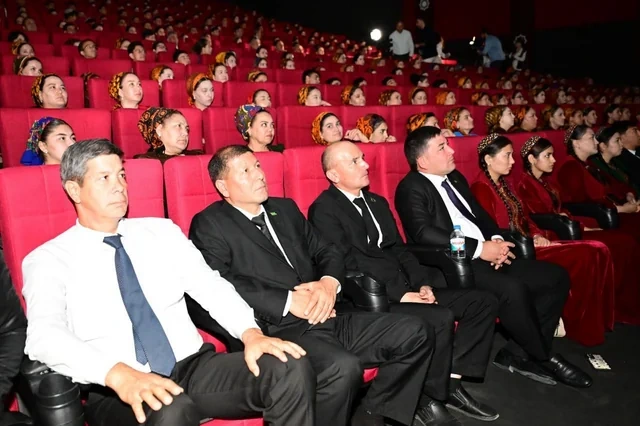 Türkmənistanda Azərbaycan Mədəniyyəti Günləri "Tağıyev: Neft" bədii filminin nümayişi ilə başlanıb - FOTO