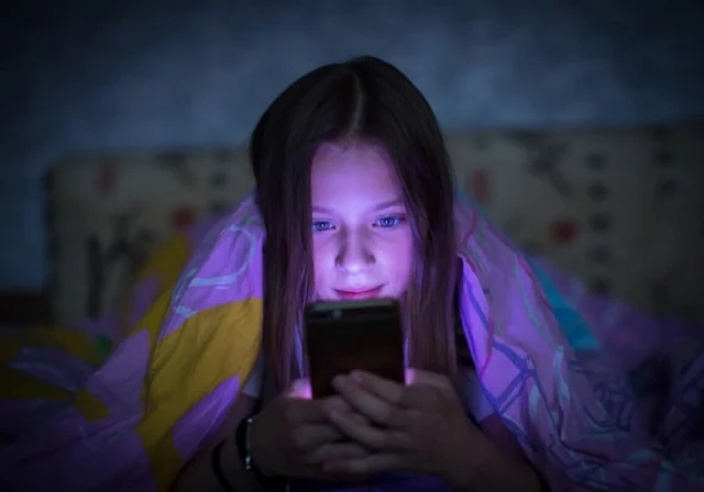 Valideynlər üçün fürsət, uşaqlar üçün təhlükə? - "WhatsApp"dan qalmaqallı YENİ FUNKSİYA