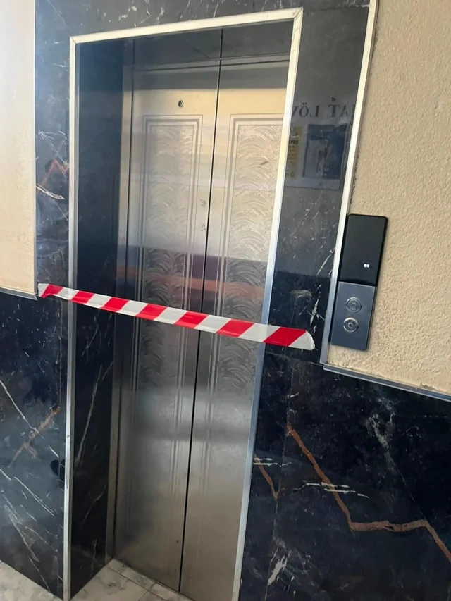 Bakıda binalardan birində liftlərin fəaliyyəti dayandırıldı - FOTO