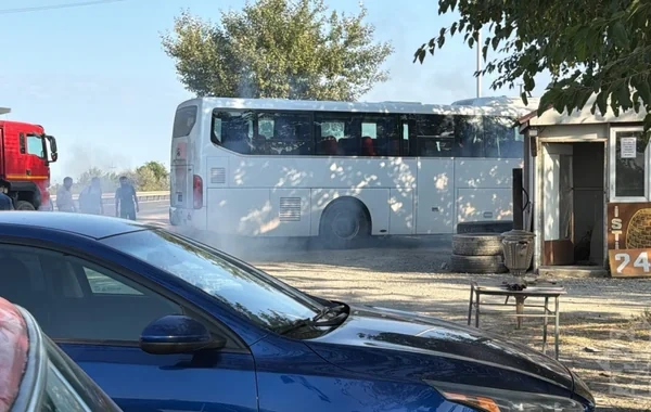 Xaçmazdan Bakıya gedən sərnişin avtobusu qəfil yanıb - FOTO
