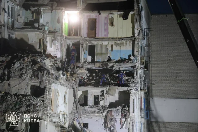 Kiyevdə həlak olanların sayı 30 nəfərə çatdı - FOTO